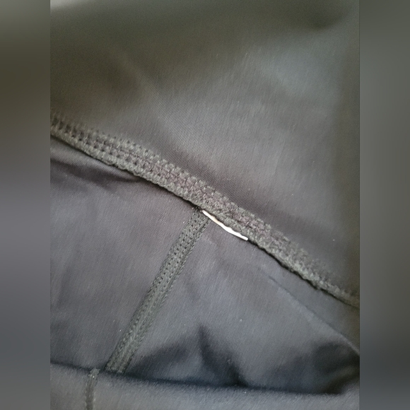 Alo Yoga Black High Rise Biker Shorts - Picture 4 of 9